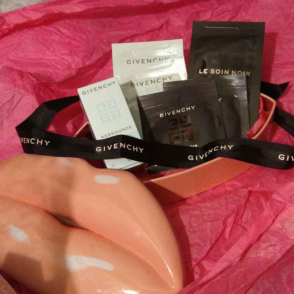 Givinchy Gift kit 20pc.